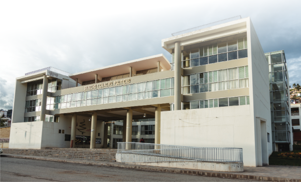 Edificio de la Escuela profesional de Derecho de la UNSAAC.